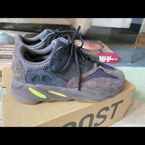 Yeezy 700 Mauve - SOLD